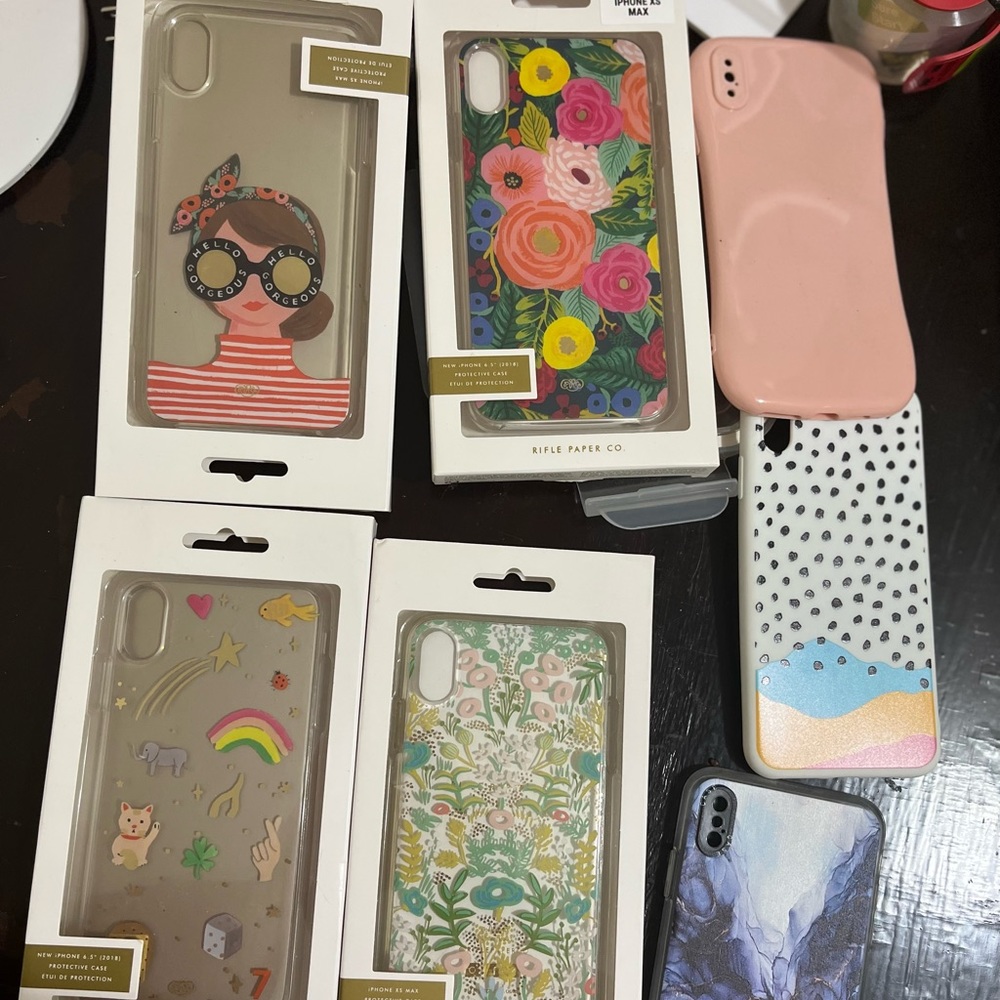 Lot of iPhone XS MAX phone covers